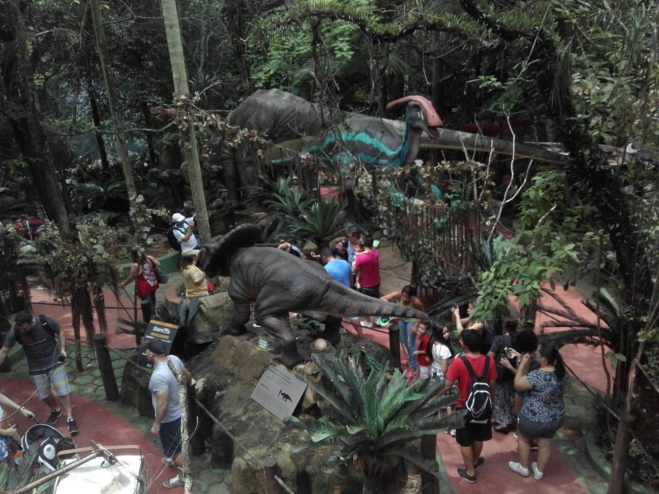 “Mundo dos Dinossauros” em SP agrada em cheio a criançada